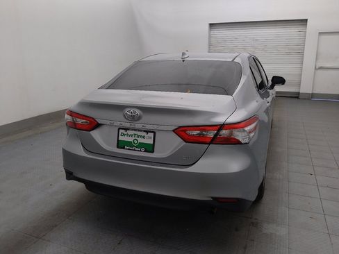 Used 2020 Toyota Camry LE image 7