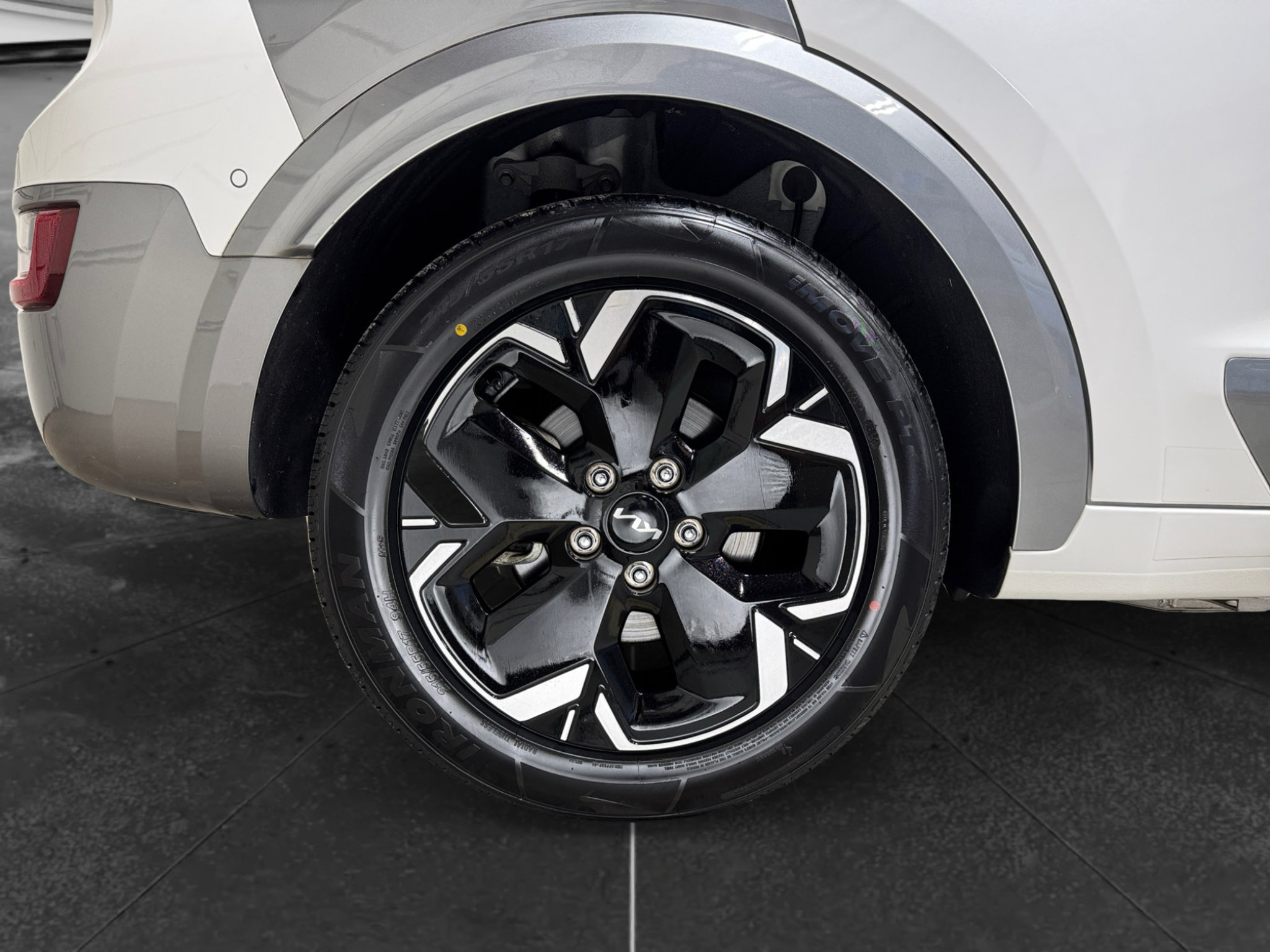 Used 2023 Kia Niro Wave w/ Wave Preserve Package FWD image 38