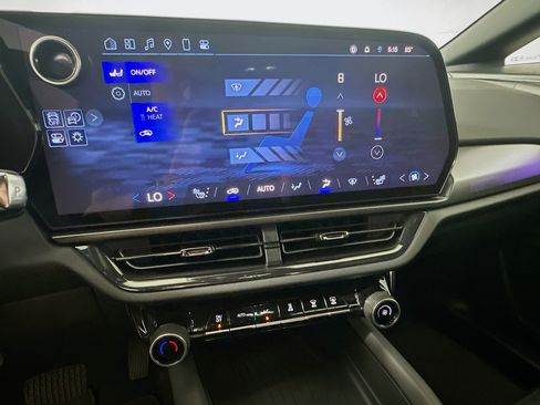 Used 2024 Chevrolet Equinox EV RS FWD image 24