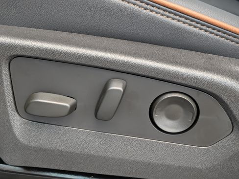 New 2026 GMC Canyon AT4 w/ Technology Plus Package AWD/4WD image 21