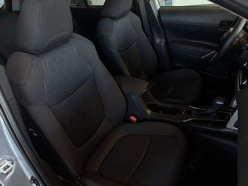 Used 2025 Toyota Corolla Cross LE image 35