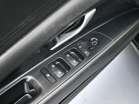 Used 2023 Hyundai Elantra SEL image 16