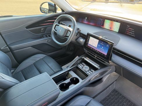 Used 2024 Lincoln Nautilus Reserve w/ Equipment Group 202A image 14