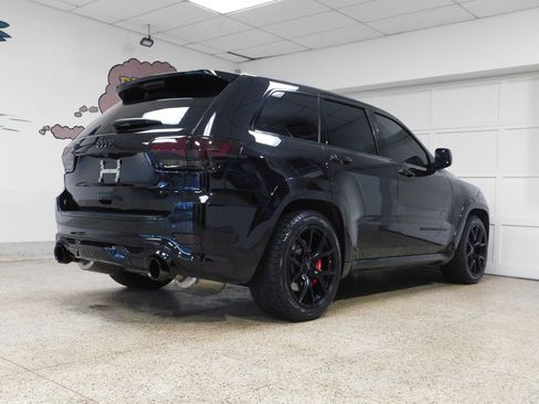 Used 2021 Jeep Grand Cherokee SRT image 4