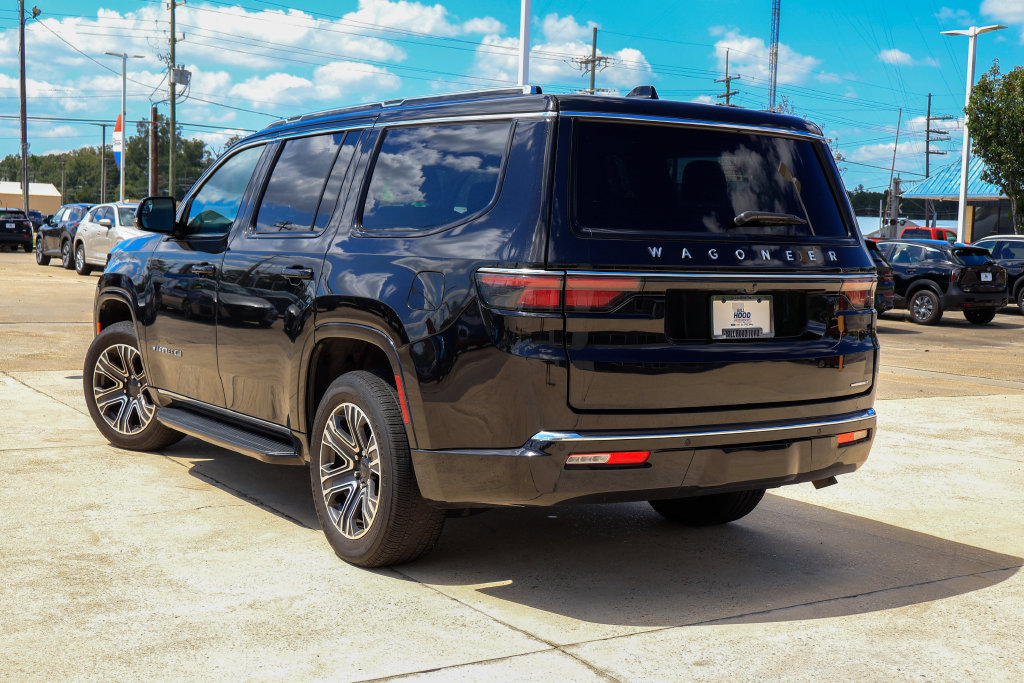 Used 2024 Jeep Wagoneer Series II w/ Flexible Seating Group RWD image 2