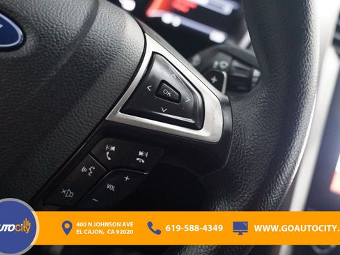 Used 2019 Ford Fusion SE FWD image 22