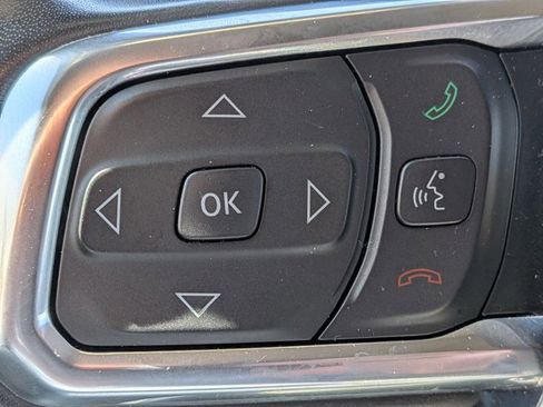 Used 2022 Jeep Wrangler Unlimited Sahara w/ Cold Weather Group AWD/4WD image 11