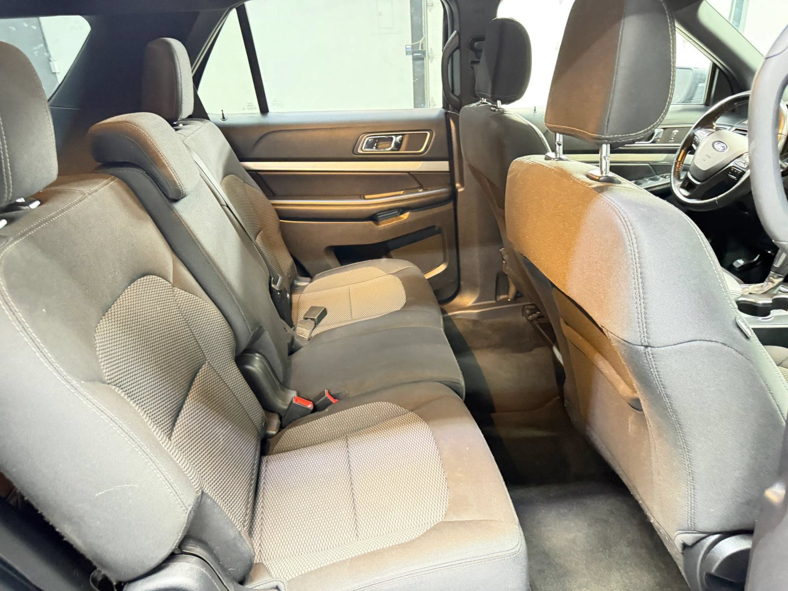 Used 2018 Ford Explorer XLT FWD image 22