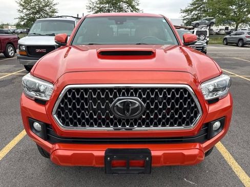 Used 2018 Toyota Tacoma TRD Sport w/ Technology Package AWD/4WD image 10