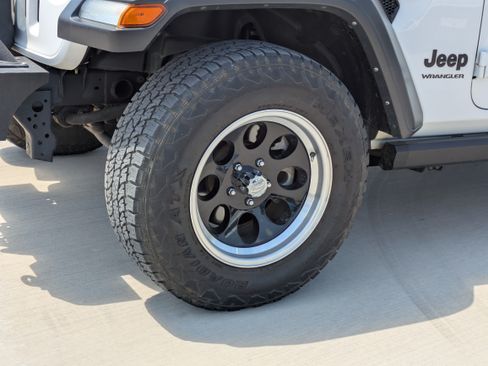 Used 2022 Jeep Wrangler Sport AWD/4WD image 9
