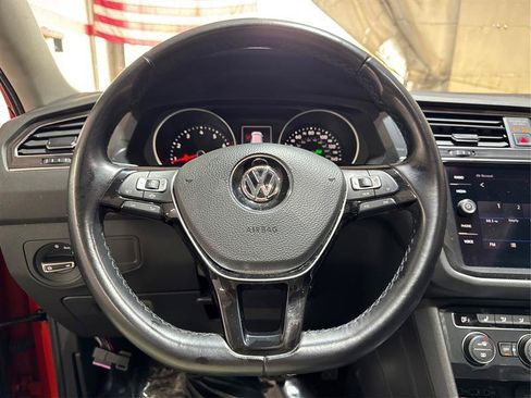Used 2019 Volkswagen Tiguan SE w/ Panoramic Sunroof Package AWD/4WD image 15