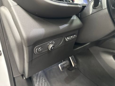 Used 2023 Buick Envision Essence w/ Technology Package I image 38