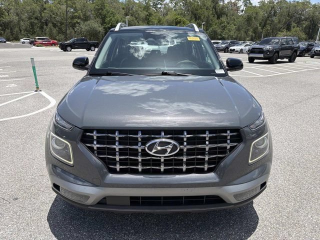 Used 2023 Hyundai Venue Limited w/ Cargo Package FWD image 6