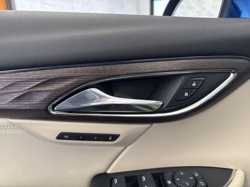 Used 2022 Buick Envision Avenir w/ Technology Package II image 38