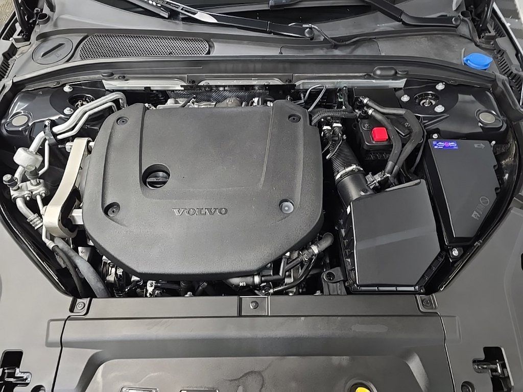 Used 2025 Volvo S90 B6 Plus AWD/4WD image 13
