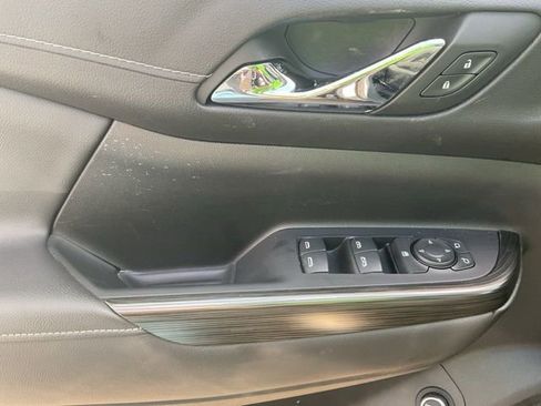 Used 2023 GMC Acadia SLT w/ LPO, Floor Liner Package image 26