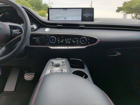 Used 2022 Genesis GV70 3.5T Sport w/ Sport Advanced Package AWD/4WD image 30