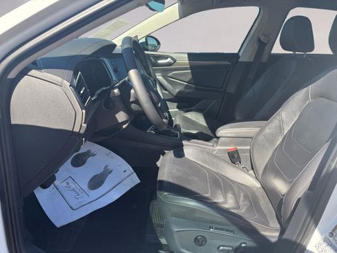 Used 2021 Volkswagen Jetta SEL Premium image 9