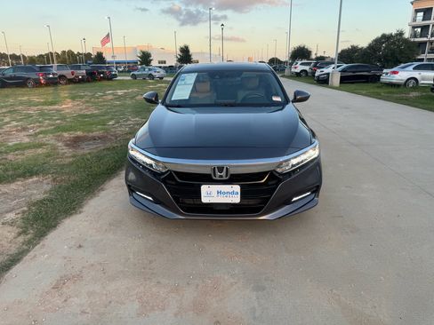 Used 2019 Honda Accord EX image 3