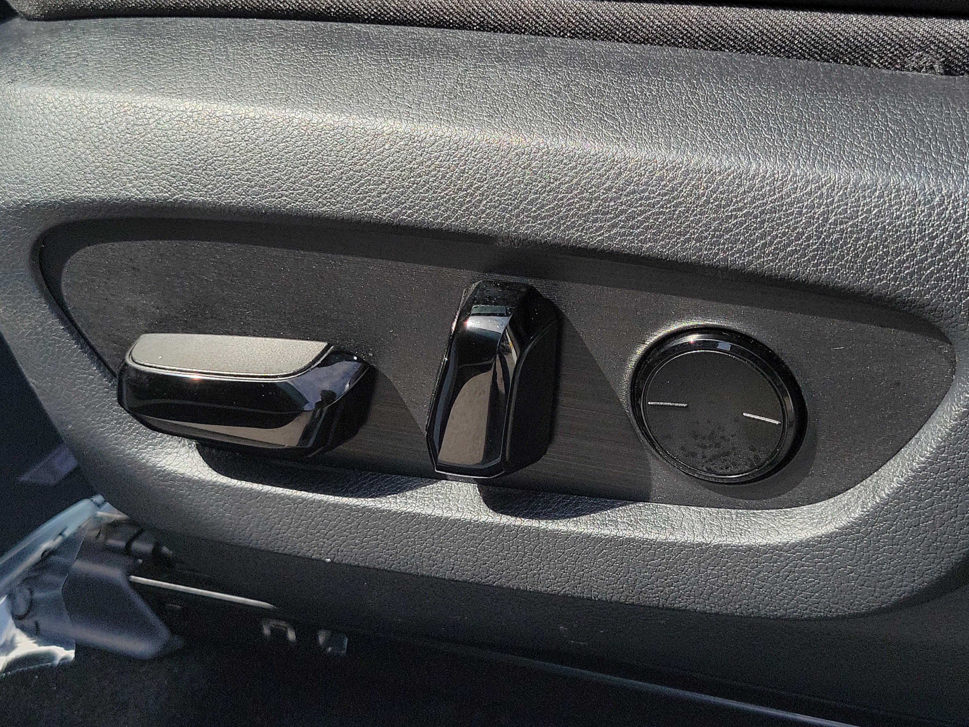 Used 2023 Lexus RX 350 F Sport w/ Accessory Package (Z1) AWD/4WD image 16