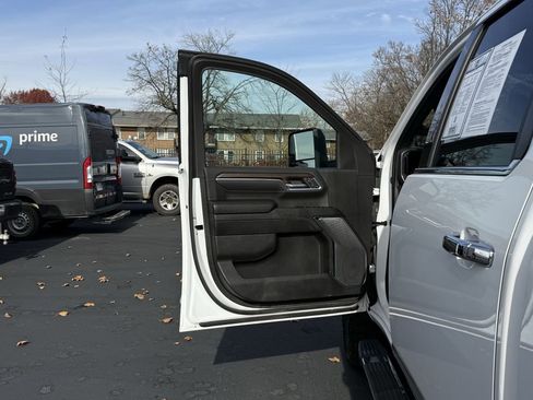 Used 2024 Chevrolet Silverado 3500 High Country w/ Technology Package image 11