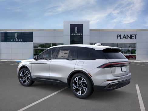 New 2026 Lincoln Nautilus AWD/4WD image 4