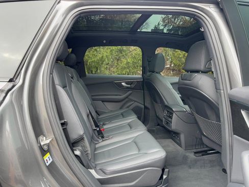 Used 2025 Audi Q7 2.0T Premium w/ Convenience Plus Package image 10