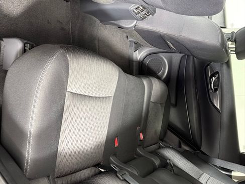 Used 2020 Nissan Rogue SV AWD/4WD image 18