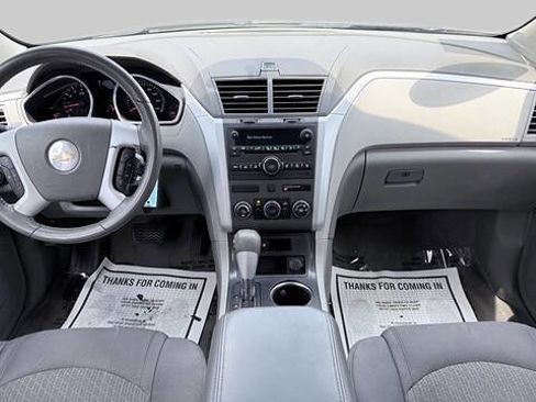 Used 2011 Chevrolet Traverse LS FWD image 18