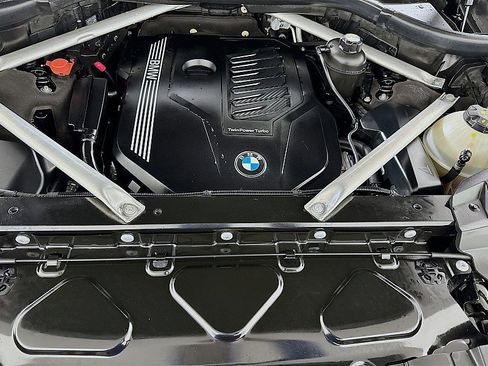 Used 2020 BMW X7 xDrive40i w/ Executive Package image 32