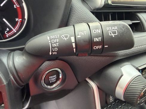 Used 2025 Toyota RAV4 XLE AWD/4WD image 24