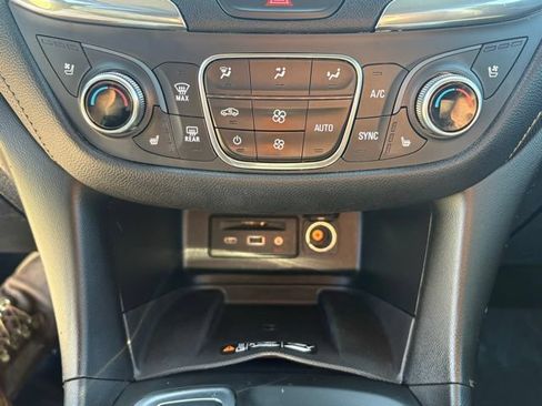 Used 2020 Chevrolet Equinox Premier AWD/4WD image 17