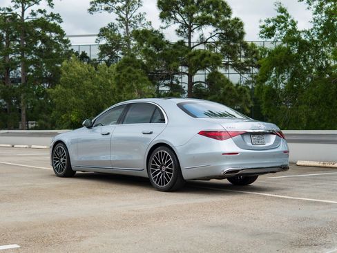 Used 2023 Mercedes-Benz S 580 4MATIC Sedan w/ Warmth & Comfort Package image 10