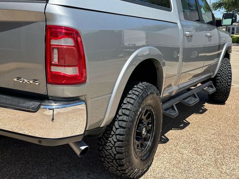 Used 2022 RAM 2500 Laramie AWD/4WD image 3