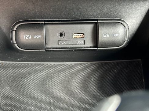 Used 2018 Kia Soul + FWD image 17