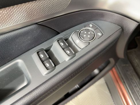 Used 2018 Ford Explorer XLT w/ Equipment Group 202A image 20