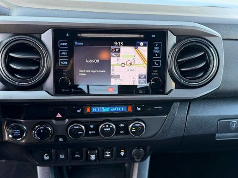 Used 2019 Toyota Tacoma TRD Off-Road image 17
