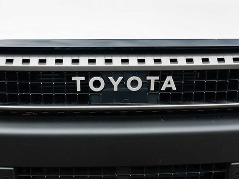 Used 2025 Toyota Land Cruiser image 8
