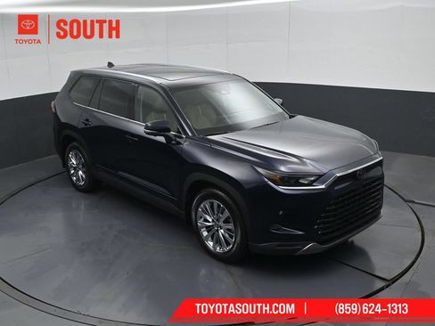 Used 2025 Toyota Grand Highlander AWD image 52
