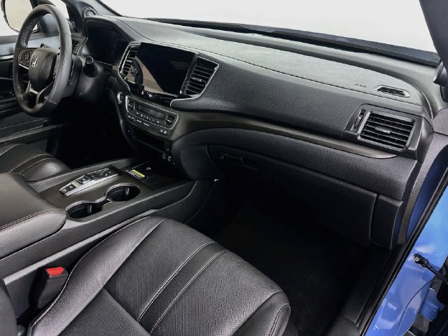Certified 2025 Honda Passport TrailSport image 34
