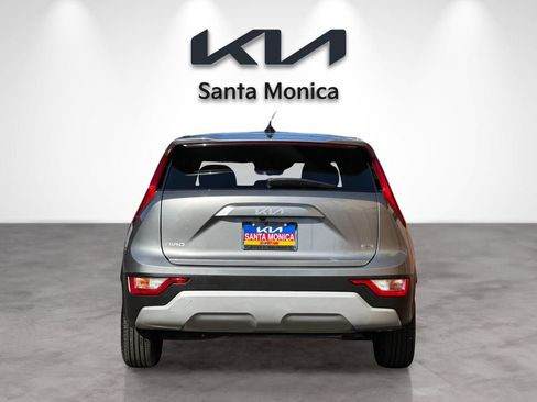 Certified 2023 Kia Niro LX FWD image 5