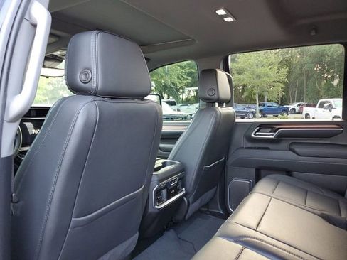 Used 2025 GMC Sierra 3500 Denali w/ Denali Reserve Package AWD/4WD image 10