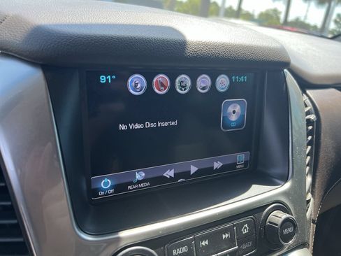 Used 2018 Chevrolet Suburban Premier AWD/4WD image 23