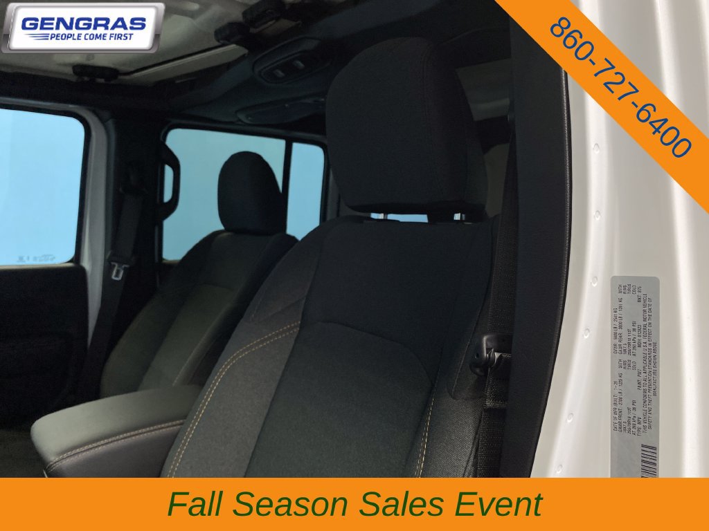 Used 2026 Jeep Wrangler Unlimited Sahara AWD/4WD image 9