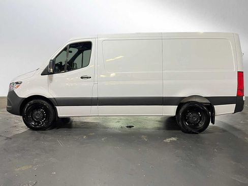 Used 2025 Mercedes-Benz Sprinter 2500 image 6