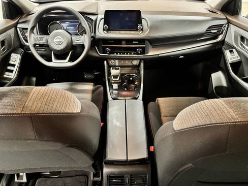 Used 2023 Nissan Rogue SV FWD image 11