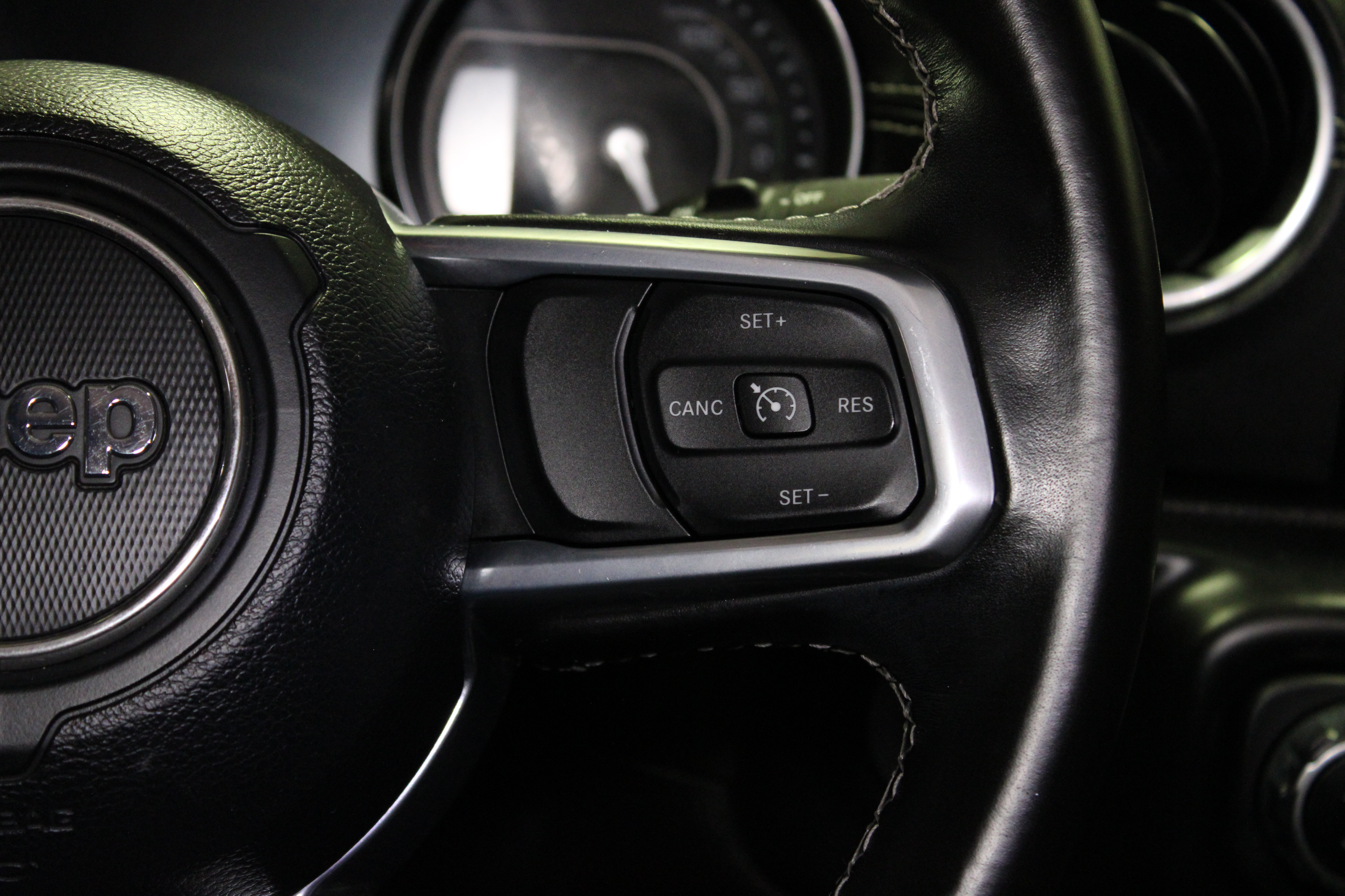 Used 2022 Jeep Wrangler Unlimited Sahara AWD/4WD image 24
