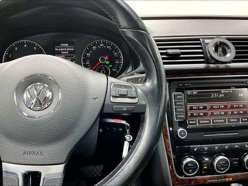Used 2012 Volkswagen Passat 2.5 SEL FWD image 13