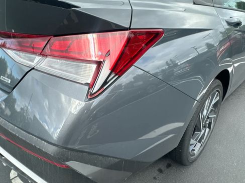 Used 2025 Hyundai Elantra SEL FWD image 8