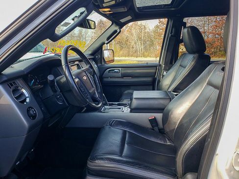 Used 2017 Ford Expedition EL Platinum image 10